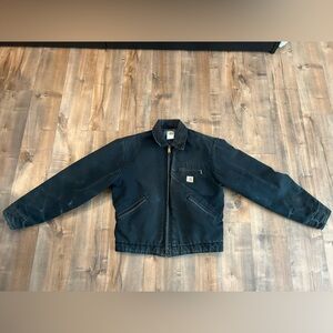 Carhartt Black Detroit Jacket. Y2K vintage and distressed. Size Medium